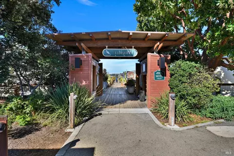 17 Liberty Dock, Sausalito, CA 94965 photo 2