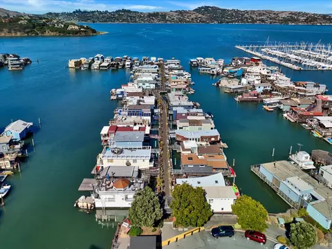 17 Liberty Dock, Sausalito, CA 94965 photo 3