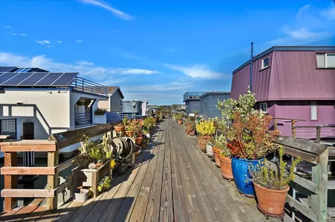 17 Liberty Dock, Sausalito, CA 94965 photo 2