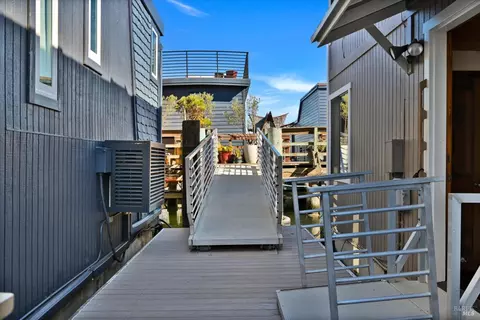 17 Liberty Dock, Sausalito, CA 94965 photo 32