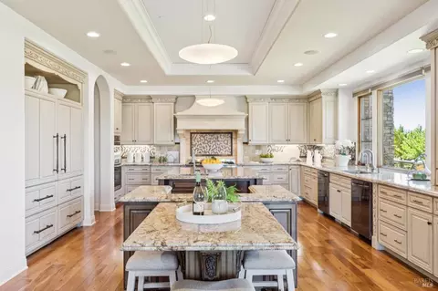 Kitchen - 55 Hunter Ranch Rd, Napa, CA 94558 photo 2 of 10