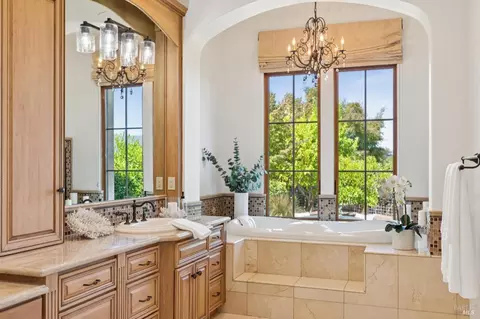 Bath - 55 Hunter Ranch Rd, Napa, CA 94558 photo 4 of 7