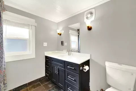 Bath - 918 Branciforte St, Vallejo, CA 94590 photo 1 of 2