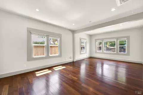 Living - 918 Branciforte St, Vallejo, CA 94590 photo 2 of 8