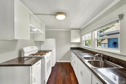 Kitchen - 918 Branciforte St, Vallejo, CA 94590 photo 1 of 3