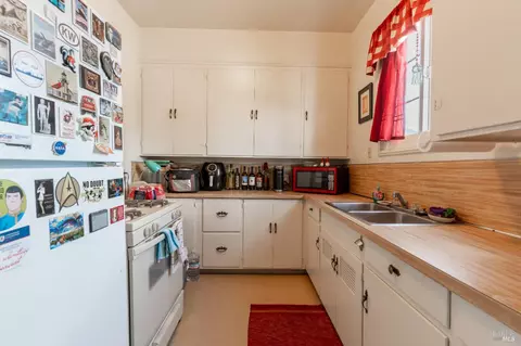 Kitchen - 534 S State St, Ukiah, CA 95482 photo 4 of 7