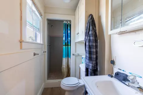 Bath - 534 S State St, Ukiah, CA 95482 photo 1 of 7