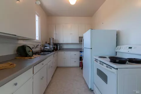 Kitchen - 534 S State St, Ukiah, CA 95482 photo 3 of 7