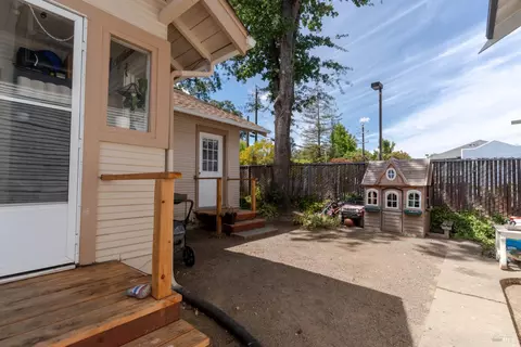 Exterior - 534 S State St, Ukiah, CA 95482 photo 2 of 2