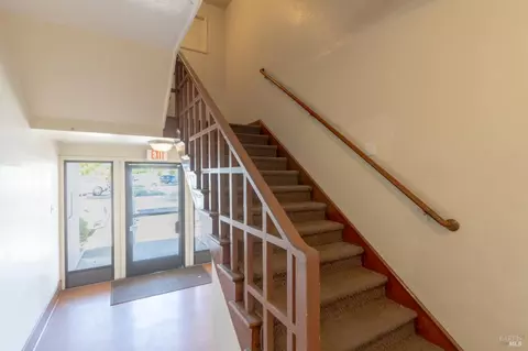 Entry Way - 534 S State St, Ukiah, CA 95482 photo 4 of 4