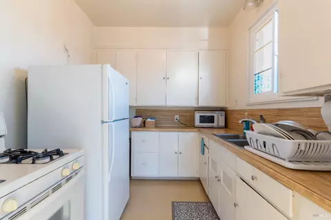 Kitchen - 534 S State St, Ukiah, CA 95482 photo 7 of 7