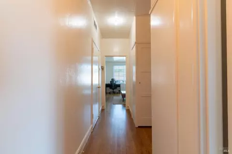 Entry Way - 534 S State St, Ukiah, CA 95482 photo 3 of 4