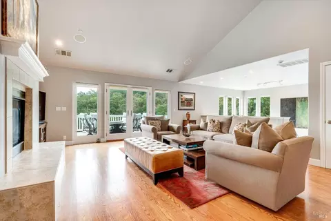 Living - 26 Old Coach Rd, Napa, CA 94558 photo 2 of 4