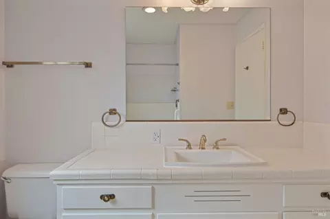 Bath - 135 Cold Springs Rd, Angwin, CA 94508 photo 3 of 4