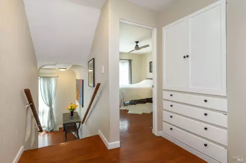 Entry Way - 1316 Farrell St, Vallejo, CA 94590 photo 3 of 4
