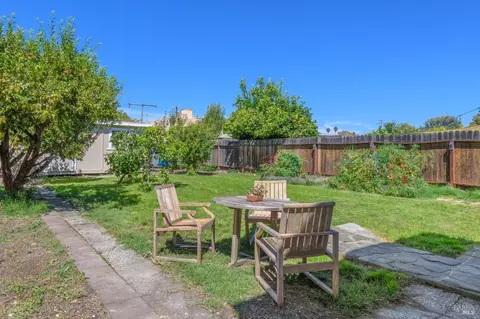 Exterior - 1316 Farrell St, Vallejo, CA 94590 photo 4 of 13