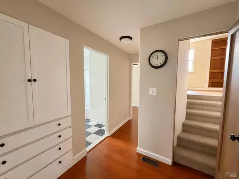 Entry Way - 1316 Farrell St, Vallejo, CA 94590 photo 4 of 4
