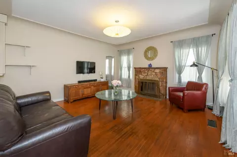Living - 1316 Farrell St, Vallejo, CA 94590 photo 1 of 3