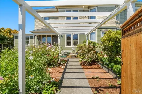 Exterior - 1456 C St, Eureka, CA 95501 photo 11 of 23