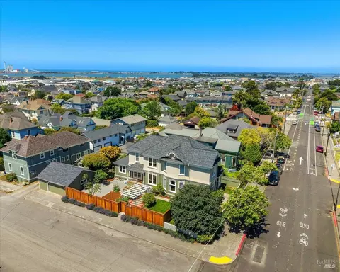 View/Area - 1456 C St, Eureka, CA 95501 photo 1 of 2