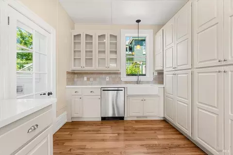 Kitchen - 1456 C St, Eureka, CA 95501 photo 3 of 4