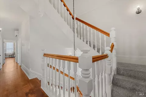 Entry Way - 1456 C St, Eureka, CA 95501 photo 5 of 6