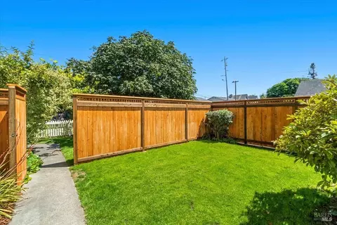 Exterior - 1456 C St, Eureka, CA 95501 photo 15 of 23