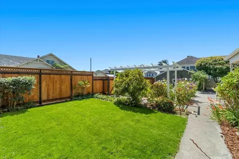 Exterior - 1456 C St, Eureka, CA 95501 photo 14 of 23