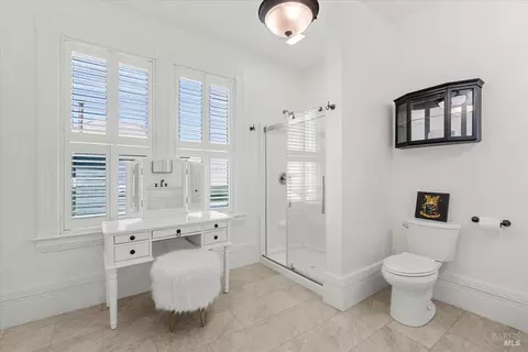 Bath - 1456 C St, Eureka, CA 95501 photo 4 of 7
