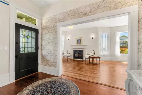 Entry Way - 1456 C St, Eureka, CA 95501 photo 2 of 6