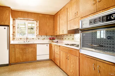 Kitchen - 21355 Hyde Rd, Sonoma, CA 95476 photo 2 of 4