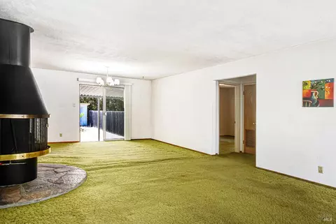 Living - 21355 Hyde Rd, Sonoma, CA 95476 photo 2 of 5