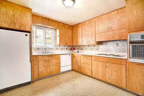 Kitchen - 21355 Hyde Rd, Sonoma, CA 95476 photo 3 of 4