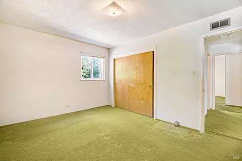 Bedroom - 21355 Hyde Rd, Sonoma, CA 95476 photo 2 of 3