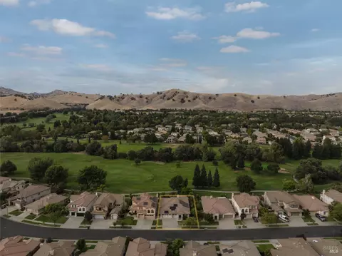 View/Area - 4325 The Masters Dr, Fairfield, CA 94533 photo 3 of 7