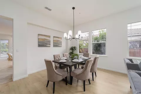 Dining - 4325 The Masters Dr, Fairfield, CA 94533 photo 2 of 2