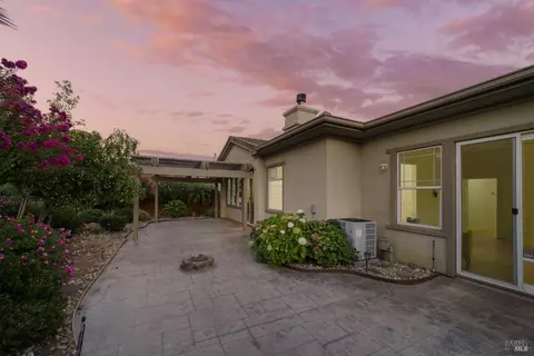 Exterior - 4325 The Masters Dr, Fairfield, CA 94533 photo 6 of 14