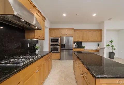 Kitchen - 4325 The Masters Dr, Fairfield, CA 94533 photo 4 of 5