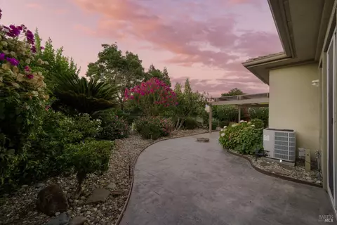 Exterior - 4325 The Masters Dr, Fairfield, CA 94533 photo 5 of 14