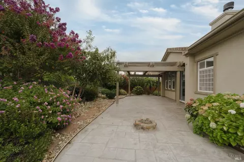 Exterior - 4325 The Masters Dr, Fairfield, CA 94533 photo 13 of 14
