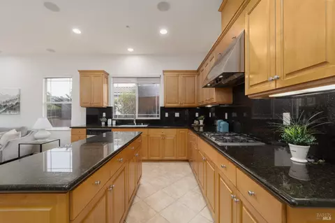 Kitchen - 4325 The Masters Dr, Fairfield, CA 94533 photo 5 of 5