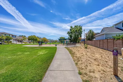 Exterior - 1268 Pedroncelli Dr, Windsor, CA 95492 photo 11 of 13