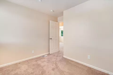 Bedroom - 1268 Pedroncelli Dr, Windsor, CA 95492 photo 5 of 10