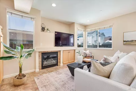 Living - 1268 Pedroncelli Dr, Windsor, CA 95492 photo 2 of 3