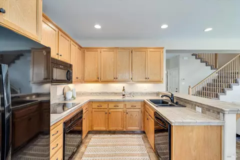 Kitchen - 1268 Pedroncelli Dr, Windsor, CA 95492 photo 5 of 6