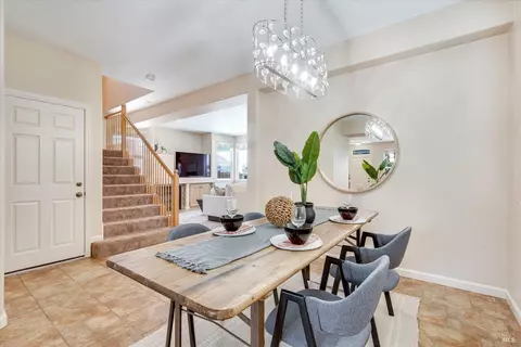 Dining - 1268 Pedroncelli Dr, Windsor, CA 95492 photo 2 of 4