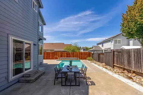 Exterior - 1268 Pedroncelli Dr, Windsor, CA 95492 photo 6 of 13