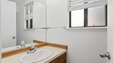 Bath - 101 Constitution Ave, Vacaville, CA 95687 photo 1 of 4
