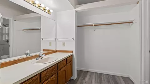 Bath - 101 Constitution Ave, Vacaville, CA 95687 photo 3 of 4