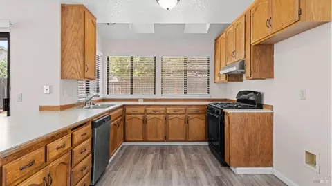 Kitchen - 101 Constitution Ave, Vacaville, CA 95687 photo 1 of 2